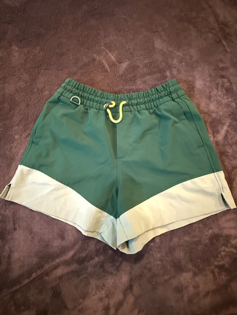 Old Navy StretchTech Go-H2O Shorts Green Colorblock Womens Small S Athletic Hike